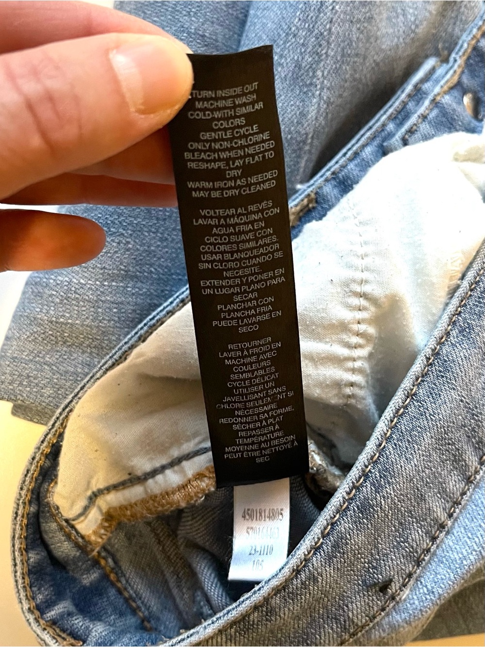 White House Black Market Girlfriend Jeans - Distressed & Light Wash - Size 4 - Picture 8 of 8